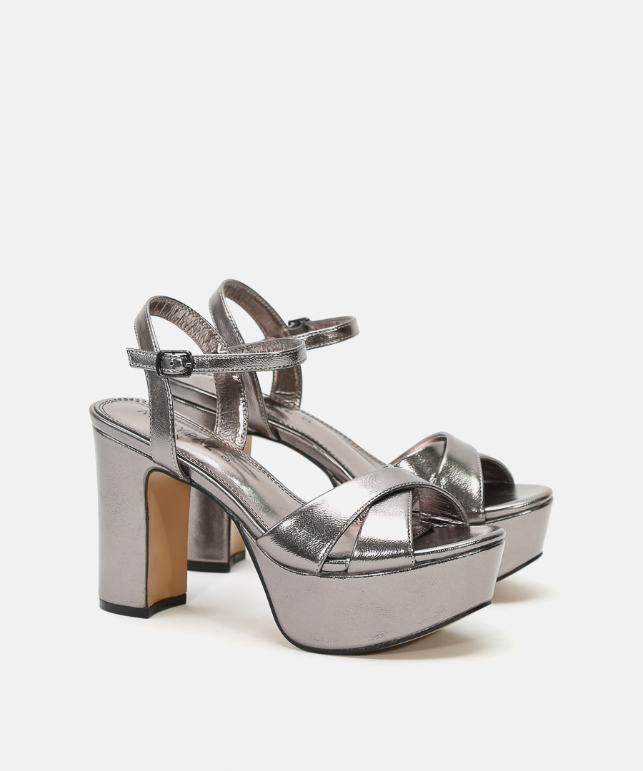 Sandálias plataforma metalizada image number null